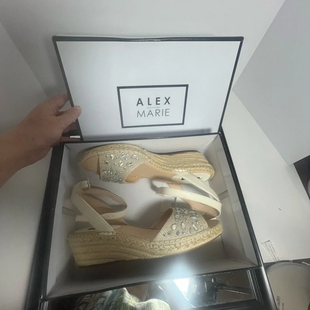 Alex Marie Cream Espadrille Sandals with Ankle Strap 8.5 NIB wedges cream comfy